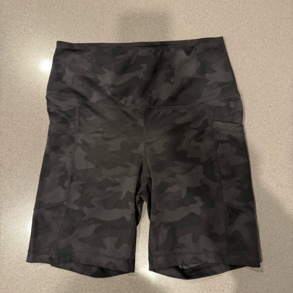 Camo biker shortss